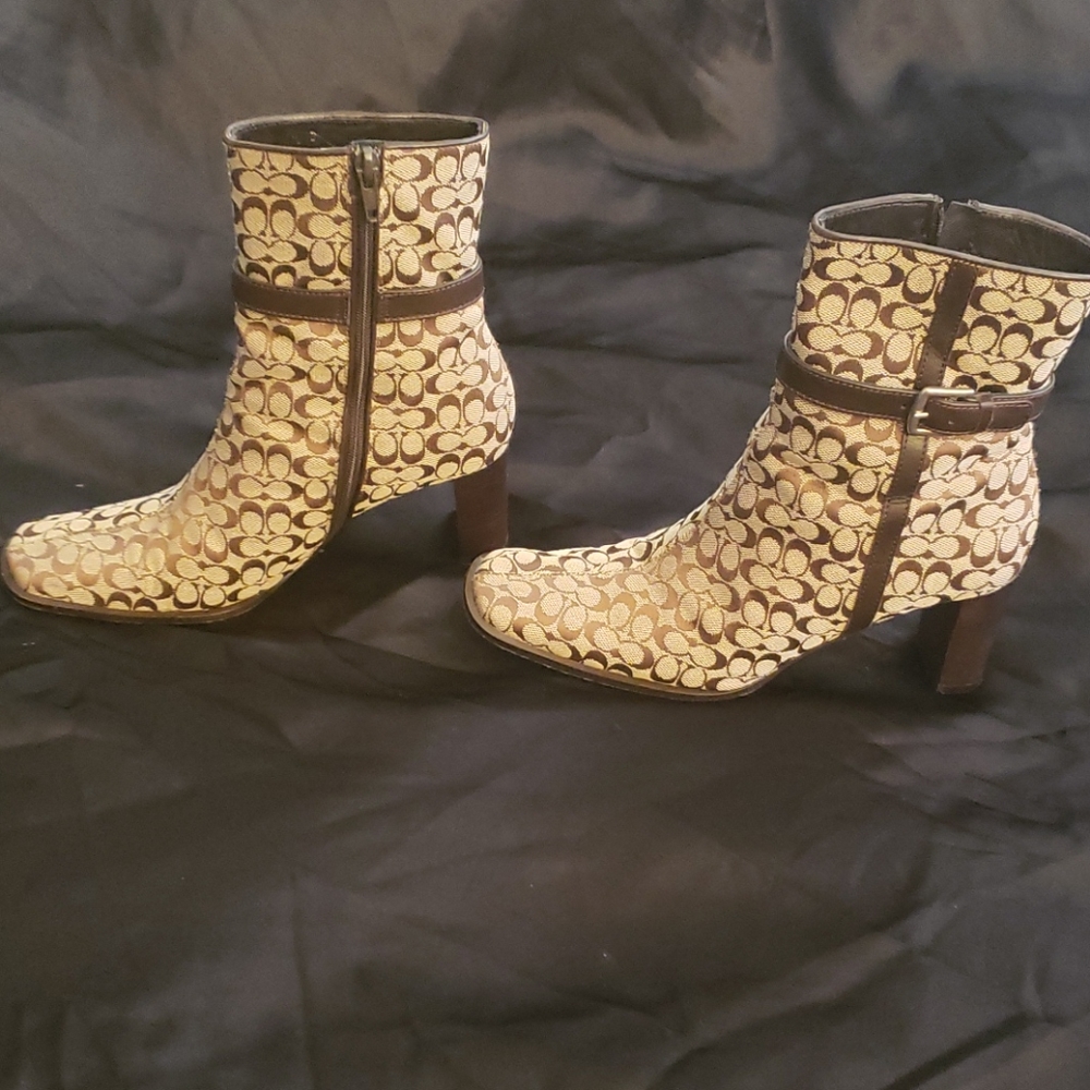 Boots - Picture 2 of 5
